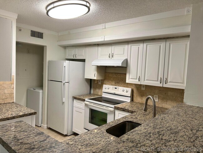 Building Photo - 7872 Sonoma Springs Cir