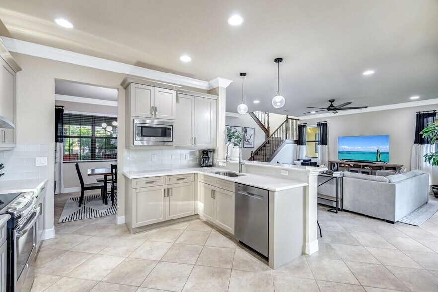 Building Photo - 11732 Meadowrun Cir