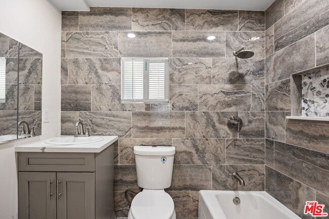 Building Photo - 1342 Mohawk St