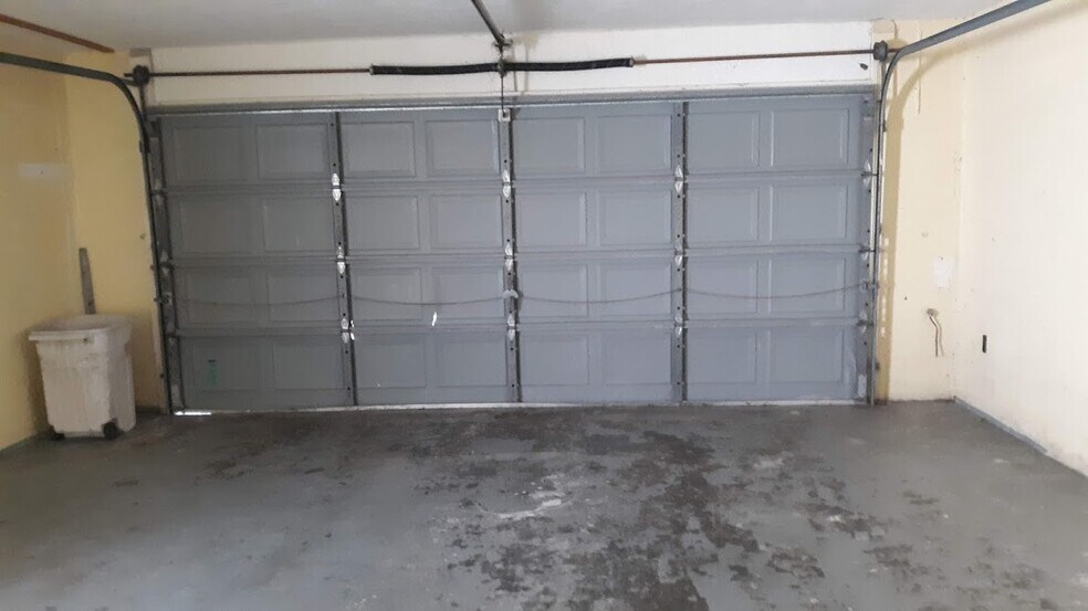 Building Photo - 3832 SE 7th Ave