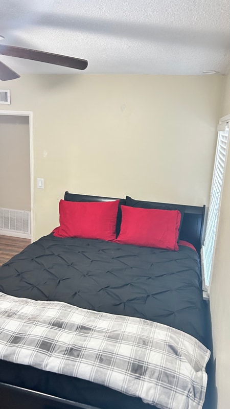 Building Photo - 11619 Wilkie Ave