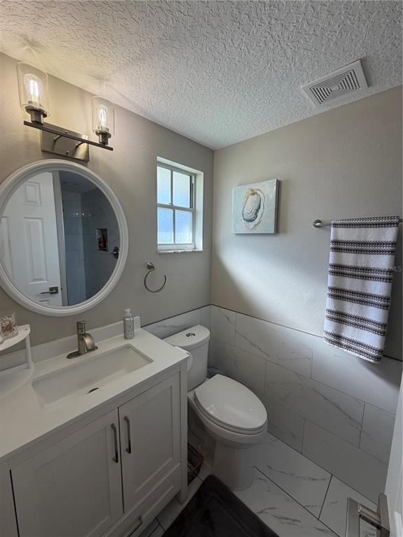 Building Photo - 3032 Golden Rain Dr