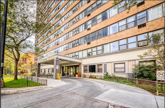 Building Photo - 6030 N Sheridan Rd