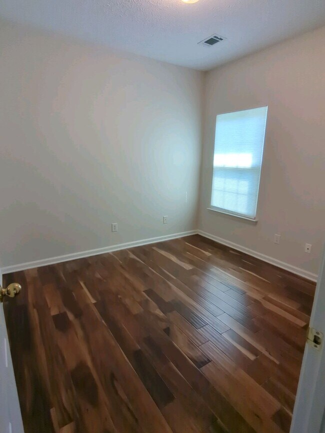 Building Photo - 8253 Ramstone Way
