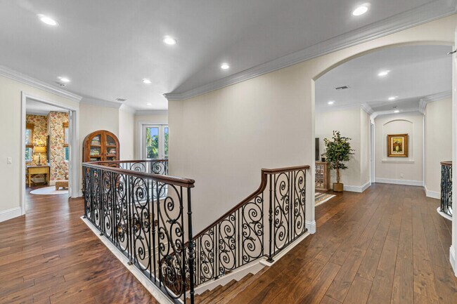 Building Photo - 2280 Queen Palm Rd