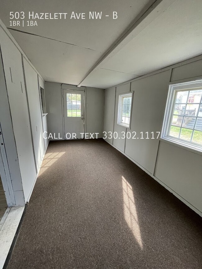 Building Photo - One bedroom one bathroom apartment form rent