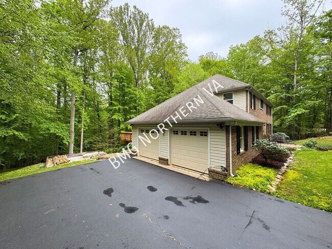 Building Photo - 4800 Occoquan Overlook