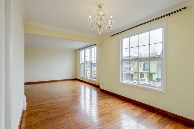 Building Photo - 3 bedroom in San Francisco CA 94122