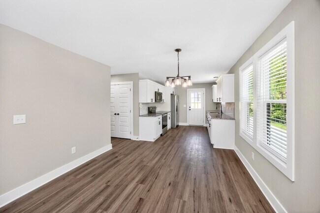 Building Photo - 206 Ross Ave