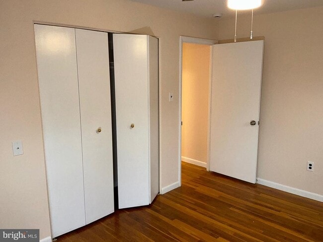 Building Photo - 303 Charlton Ct