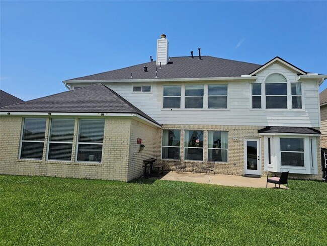 Building Photo - 10 Atascadero Dr
