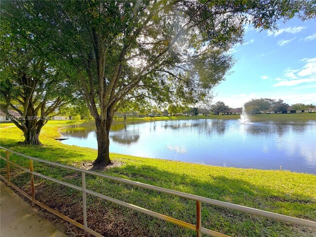 Building Photo - 1439 Captains Walk