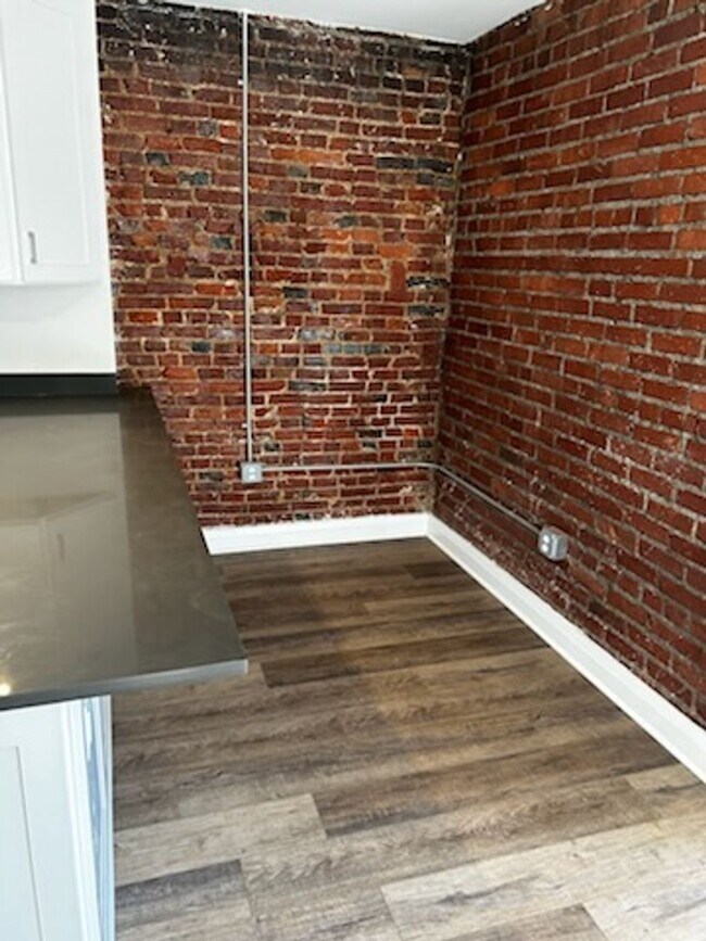 Building Photo - Welcome to Urban Elegance in the Heart of ...