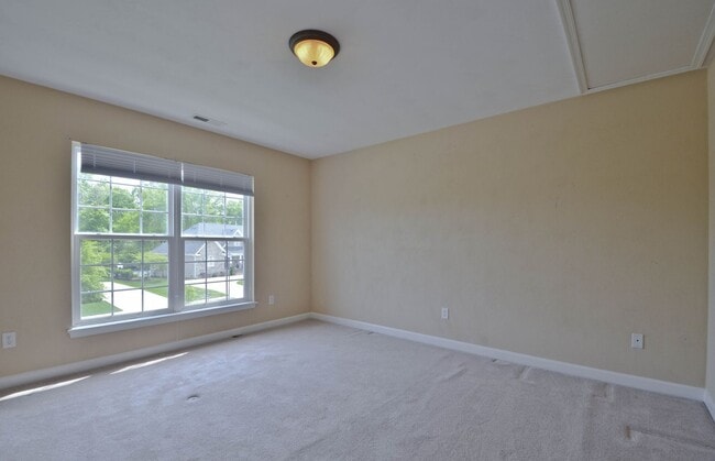 Building Photo - Discover your dream home in Virginia Beach!