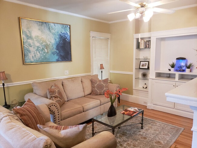 Building Photo - 21 Case Ave