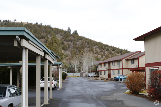 Building Photo - Shadow Butte Apartments