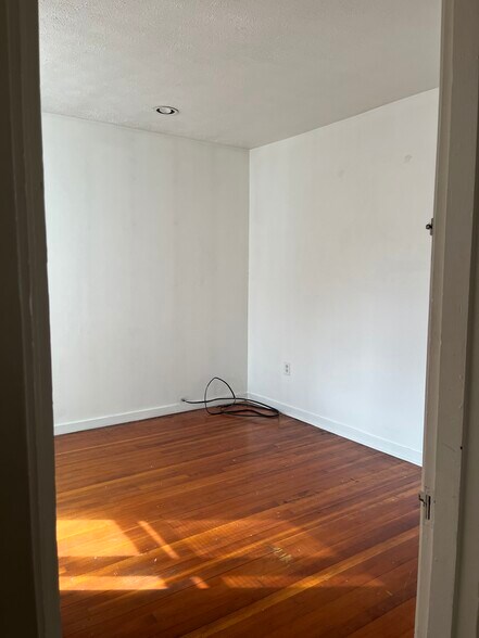 2nd Bedroom Rear - 2328-2 E Carson St