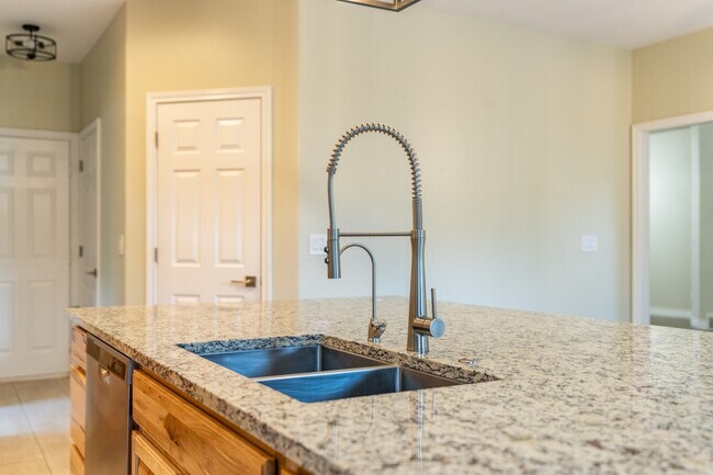 Building Photo - 2070 Pannier Ct
