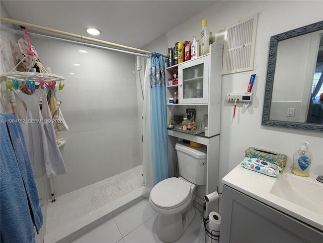 Building Photo - 13685 NE 10th Ave