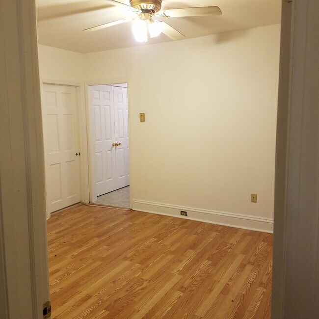 Building Photo - 146 Wellsville Ave