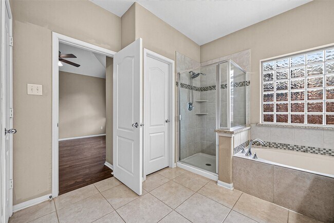 Building Photo - 6319 Denison Oaks Dr