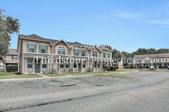 Building Photo - 13039 Sunset Lake Dr