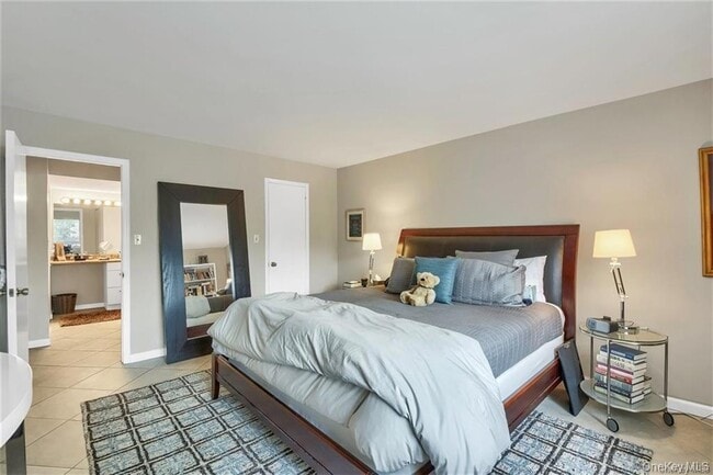 Building Photo - 6 Bronxville Glen Dr