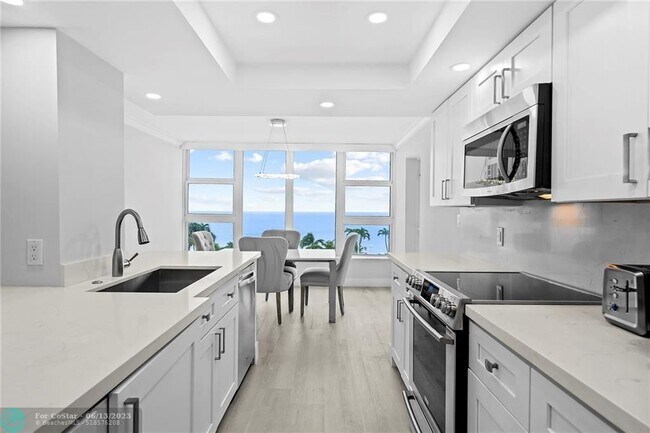 Building Photo - 1620 S Ocean Blvd