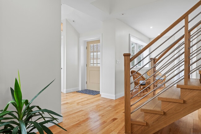 Building Photo - 18 Bel Aire Manor