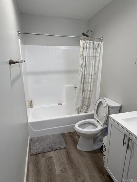 Building Photo - 2055 Lakeridge Cir