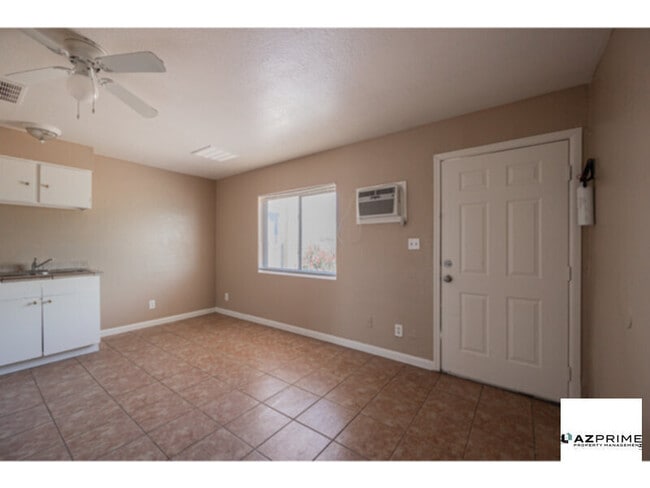 Building Photo - $250 OFF FIRST MONTH'S RENT MOVE IN SPECIA...