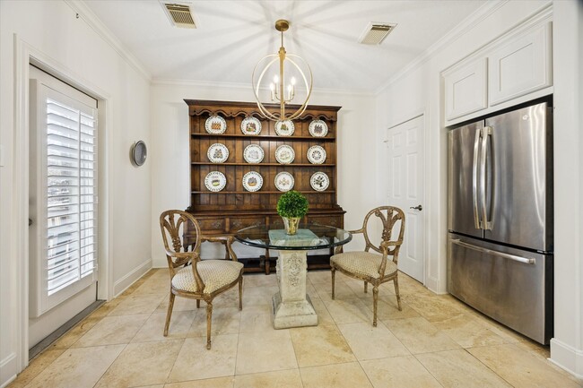 Building Photo - 2643 Westgate Dr