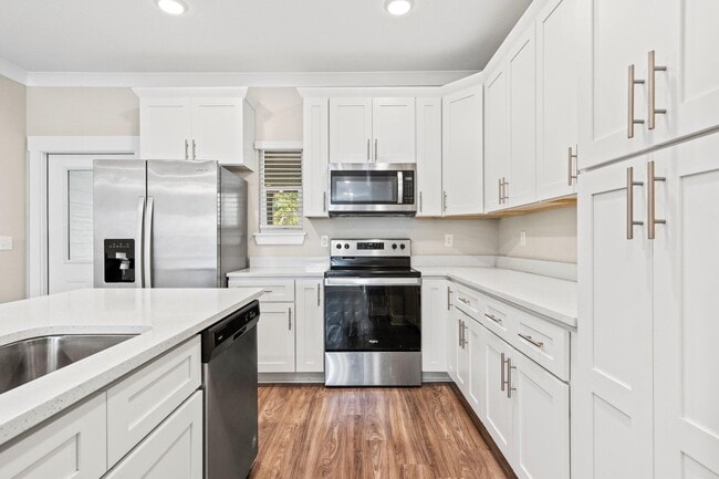 Building Photo - 246 N Sand Palm Rd