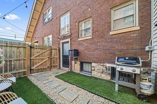 Building Photo - 503 S 3rd St