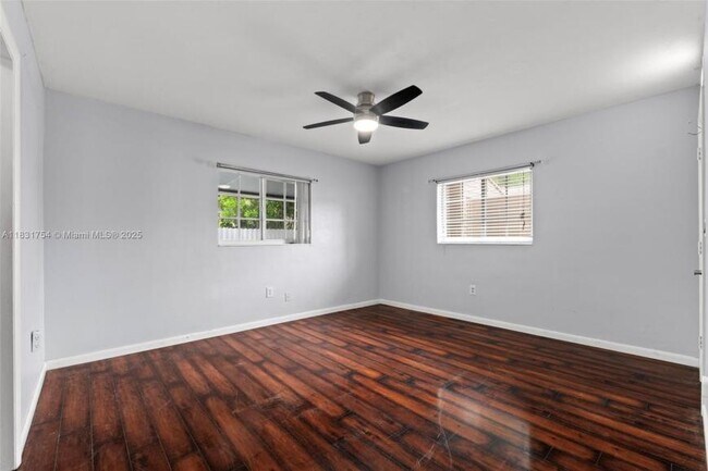 Building Photo - 4 bedroom in Hollywood FL 33024
