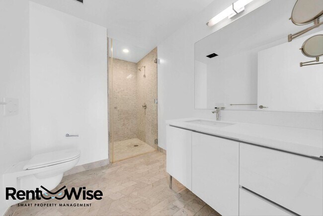 Building Photo - 450 Hayes St