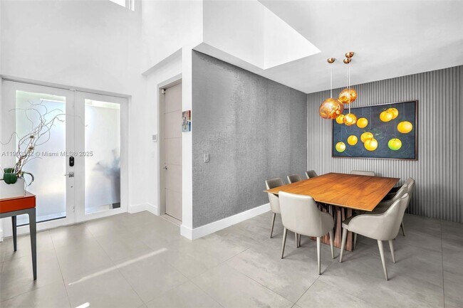 Building Photo - 3167 SW 25th St