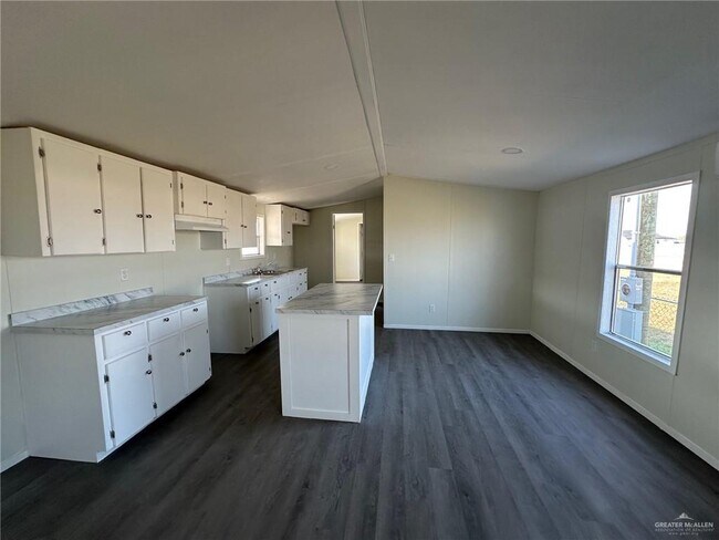 Building Photo - 1307 Rising Sun St