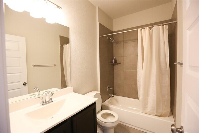 Building Photo - 8108 Ausblick Ave