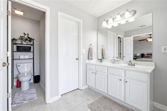 Building Photo - 410 Lantern Ln