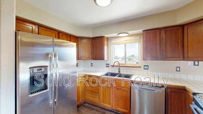 Building Photo - 4770 Beechvale Dr