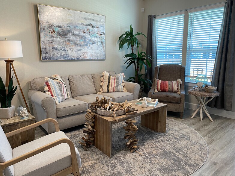 Building Photo - LEO at West Fork