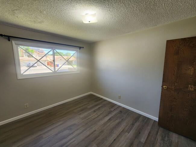 Building Photo - Beautiful Remodled, 3 Bedroom Home!