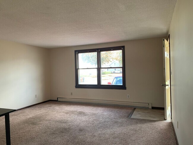 Building Photo - Coe St Apartments.