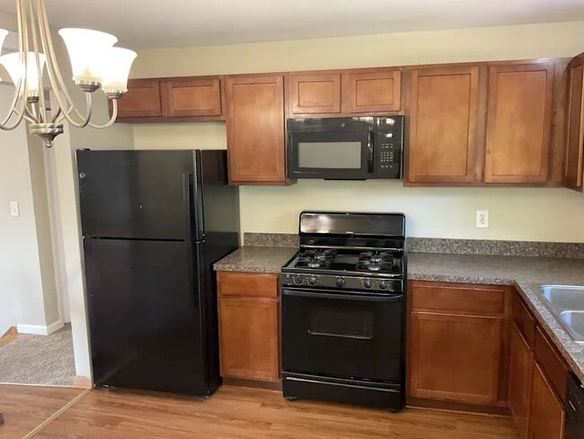 Building Photo - 6415 Londonderry Dr