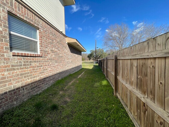 Building Photo - 3405 Atkinson Ave