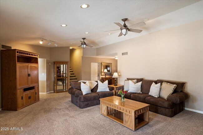 Building Photo - 5751 E Ludlow Dr