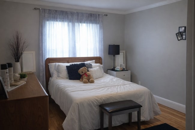 Building Photo - Bolivia St