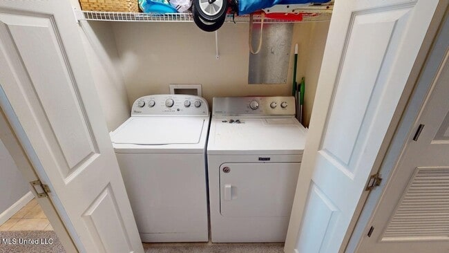 Building Photo - 2228 Beach Dr