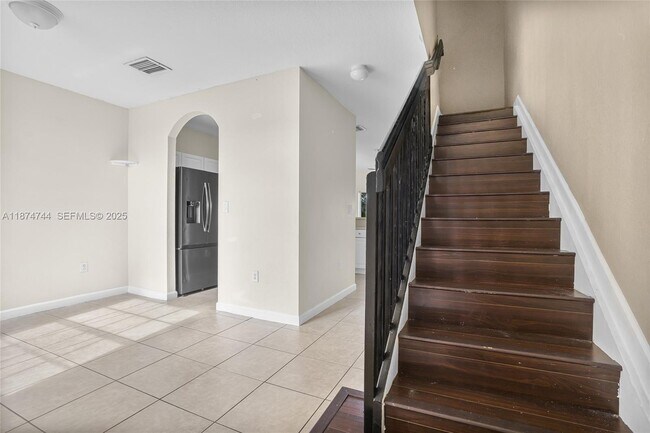 Building Photo - 1490 NE 33rd Ave